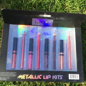 Nicole Miller Flawless Lip Kits Metallic